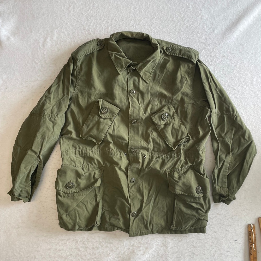 VTG Canadian Army Military Shirt Large Green Combat MK II Epaulets Slant Pockets